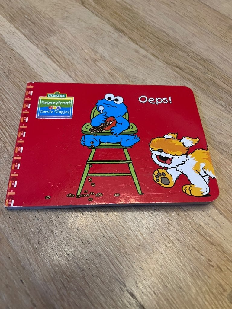 Sesamstraat Eerste Stapjes - Oeps!, Boeken, Ophalen of Verzenden, Zo goed als nieuw, Fictie algemeen