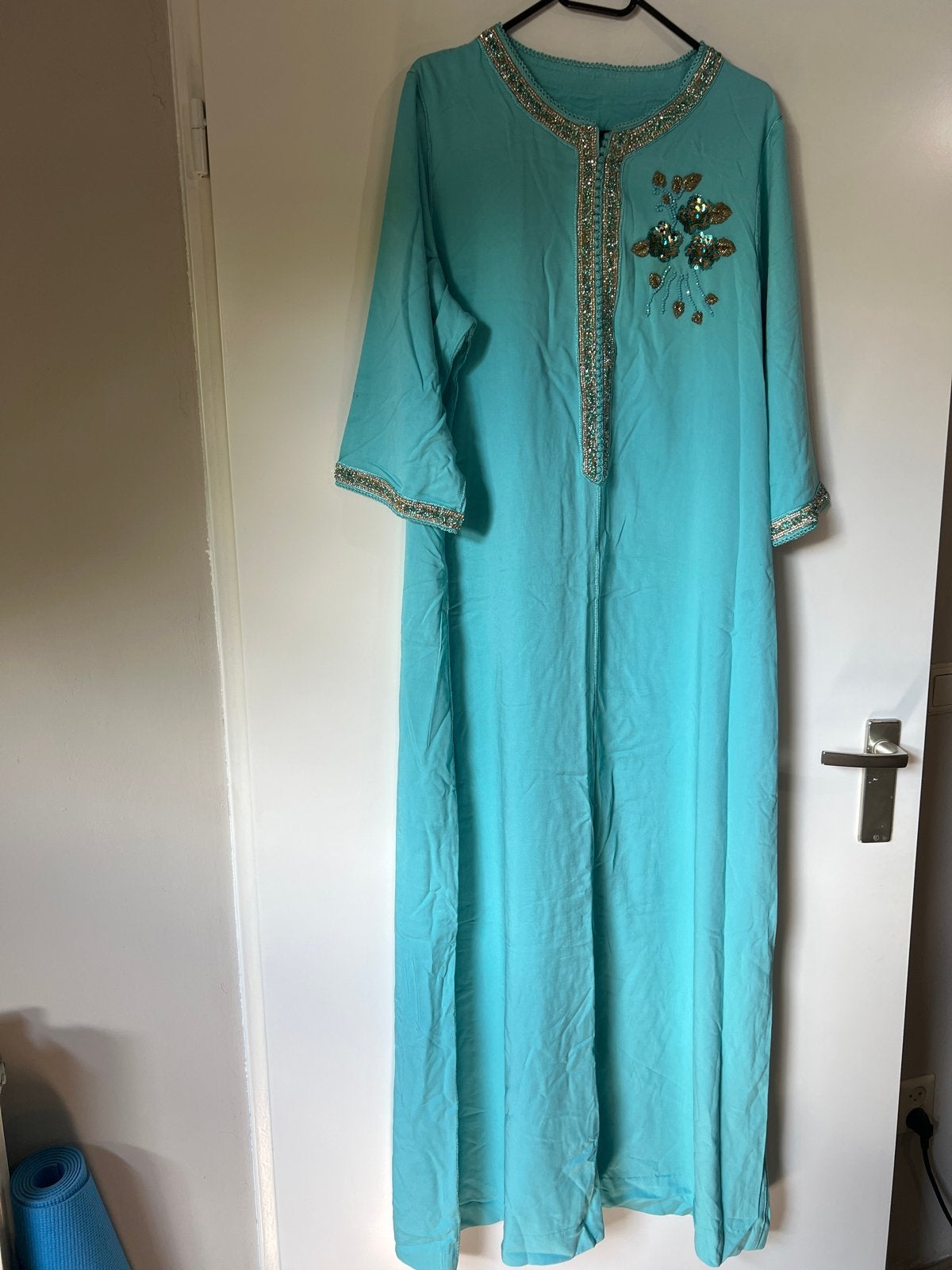 Turquoise djellaba met Gouden Borduurwerk en Pailletten, Maat 38/40 (M), Blauw, Ophalen of Verzenden, Zo goed als nieuw