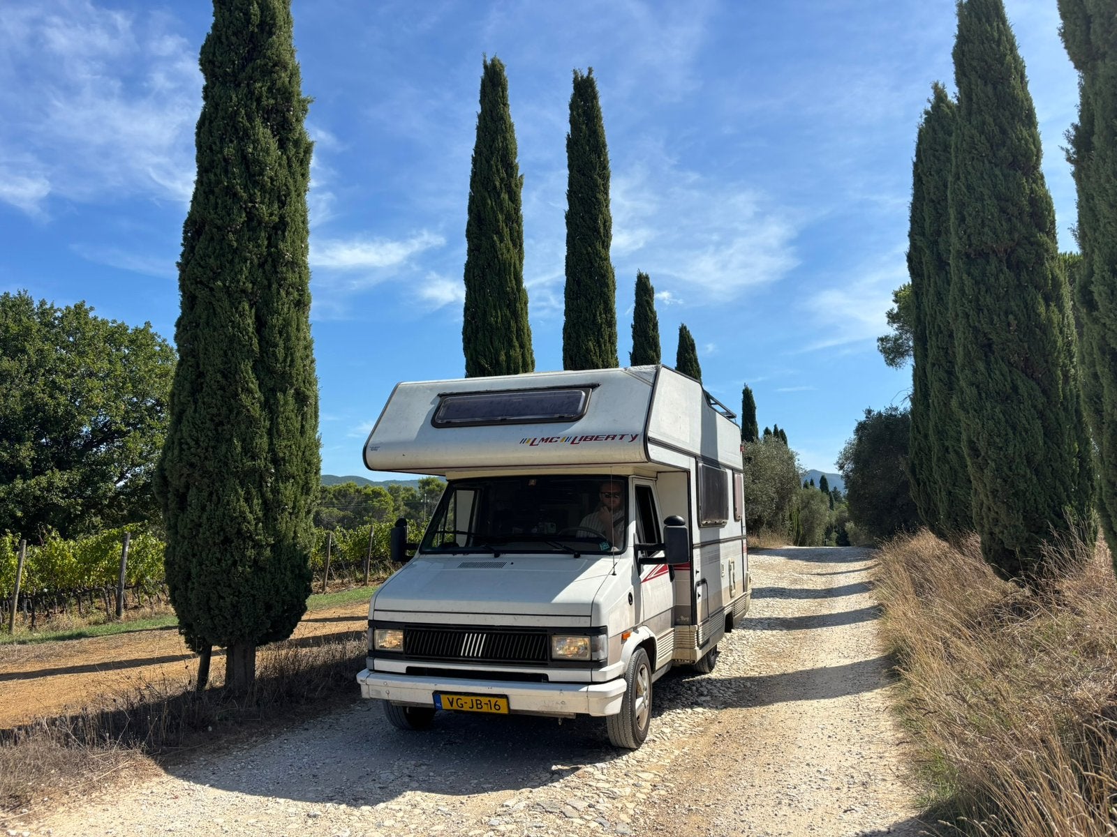 Fiat Ducato LMC alkoof camper | 5 slaapplaatsen | APK 2028, Caravans en Kamperen, Campers, Chemisch toilet, Alkoof, Fiat, Rookmelder