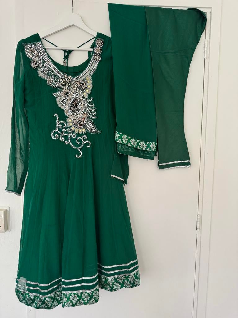 Prachtige Groene Indiase Jurk met Borduurwerk, Kleding | Dames, Maat 38/40 (M), Overige typen, Ophalen of Verzenden, Zo goed als nieuw