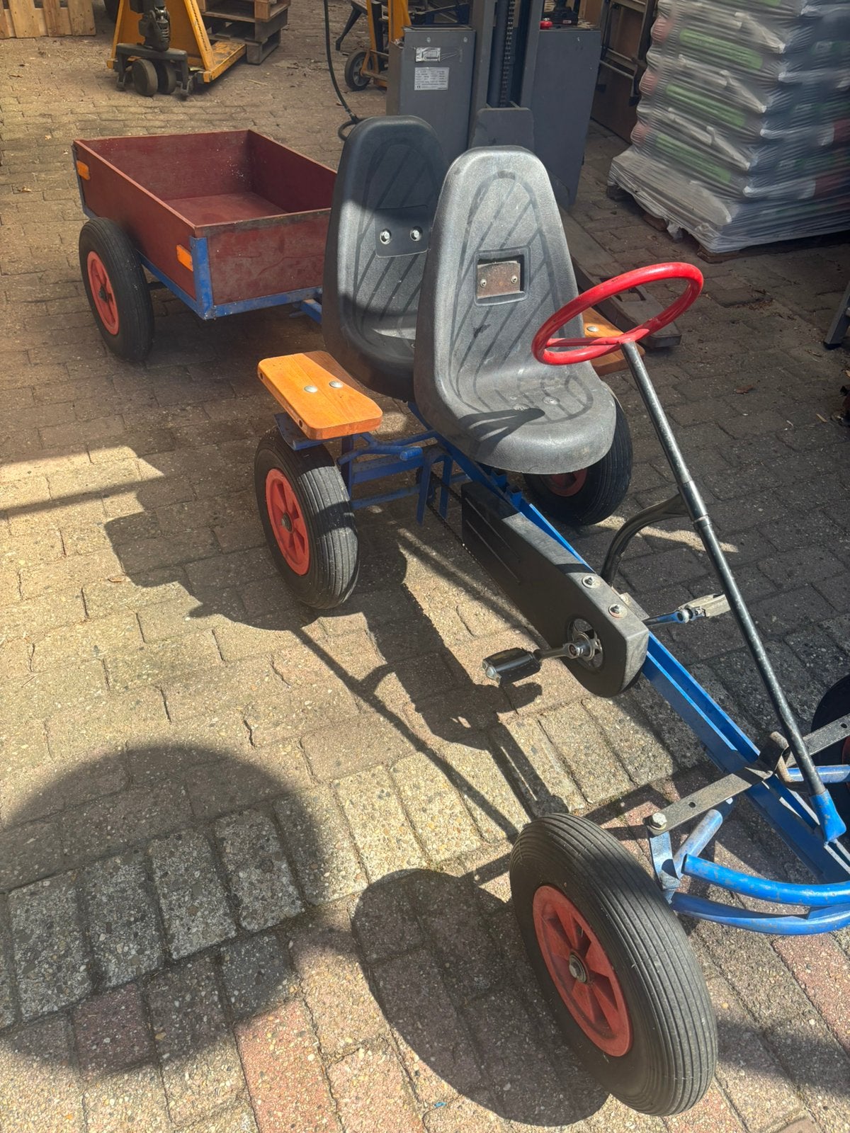 Skelter met aanhanger en twee stoelen, Kinderen en Baby's, Speelgoed | Buiten | Skelters, Ophalen of Verzenden, Gebruikt, Overige merken
