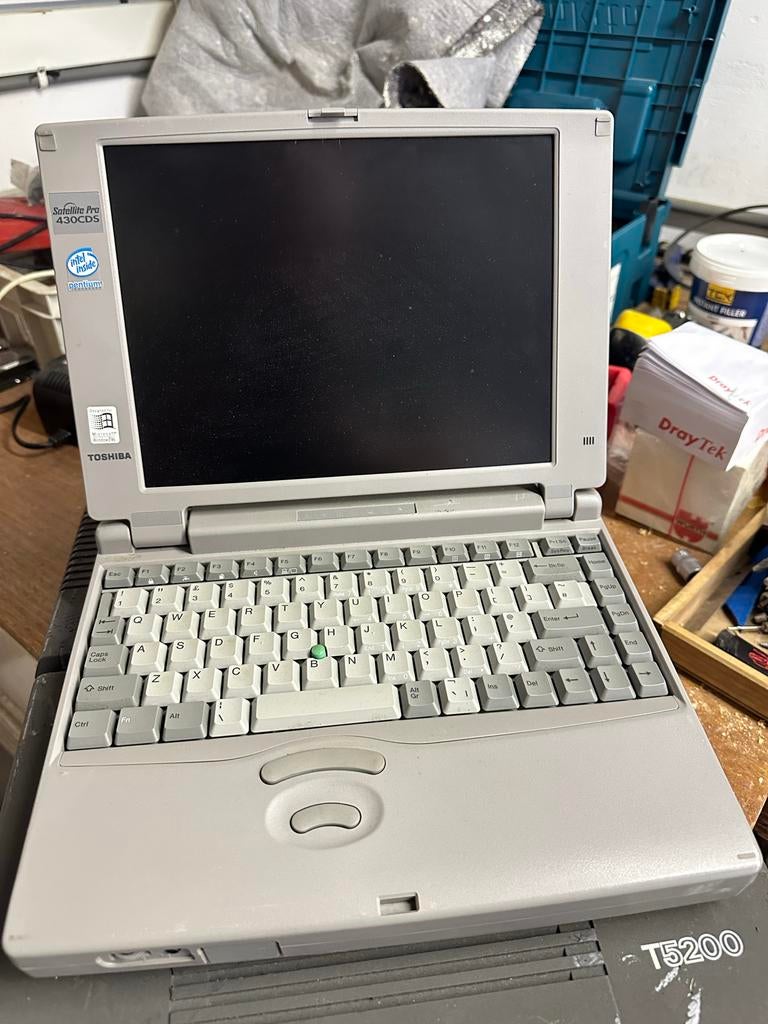 Vintage Toshiba Satellite Pro 430CDS Laptop - Intel Inside, Ophalen