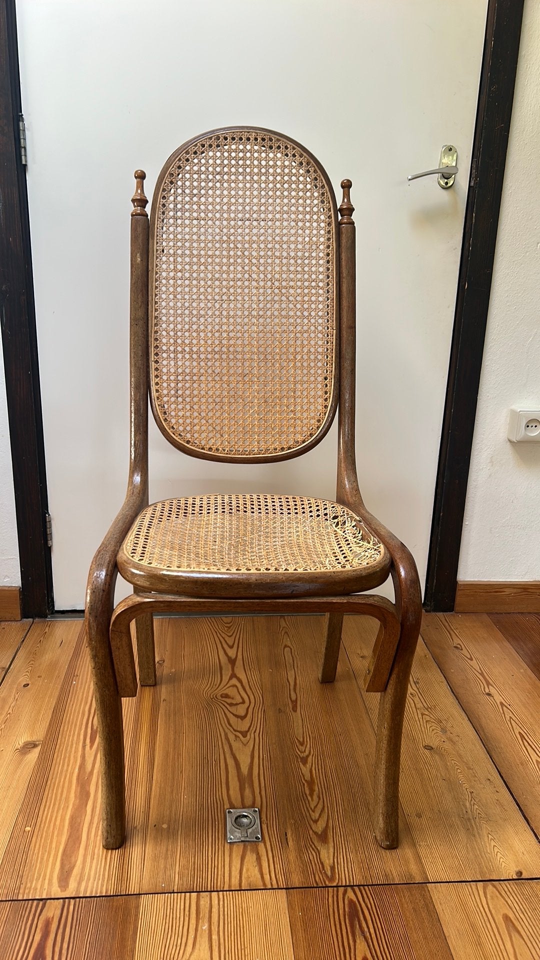Set van 2 Thonet stoelen met rotan zitting en rugleuning, Ophalen