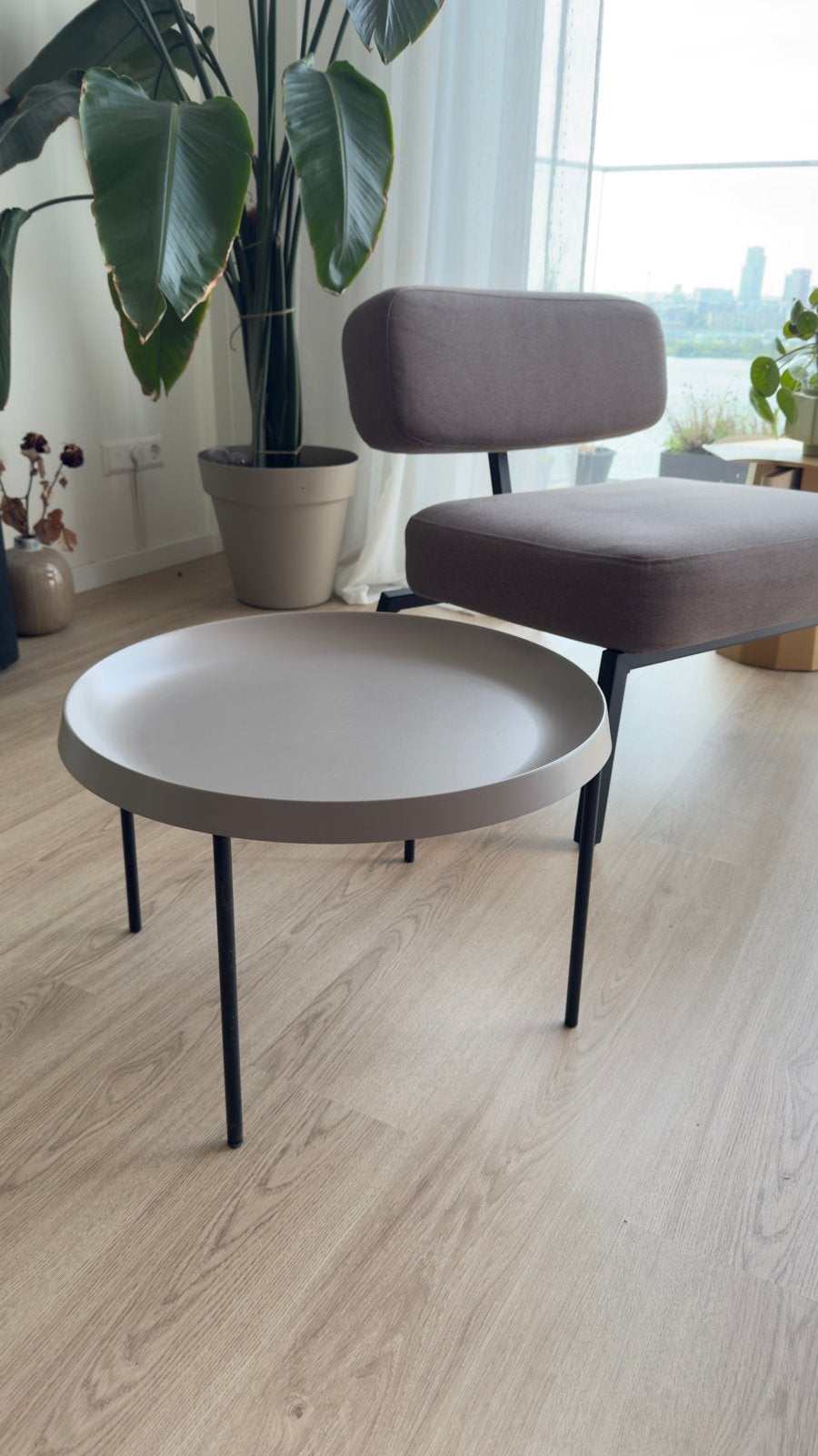 HAY Tulou salontafel Ø55 cm – taupe, Huis en Inrichting, Ophalen, Minder dan 45 cm, Minder dan 55 cm, Metaal of Aluminium