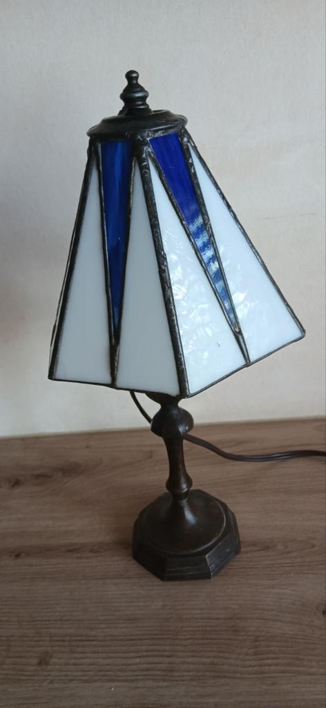 Vintage Tiffany Stijl Tafellamp - Blauw & Wit Glas, Antiek en Kunst, Antiek | Lampen, Ophalen