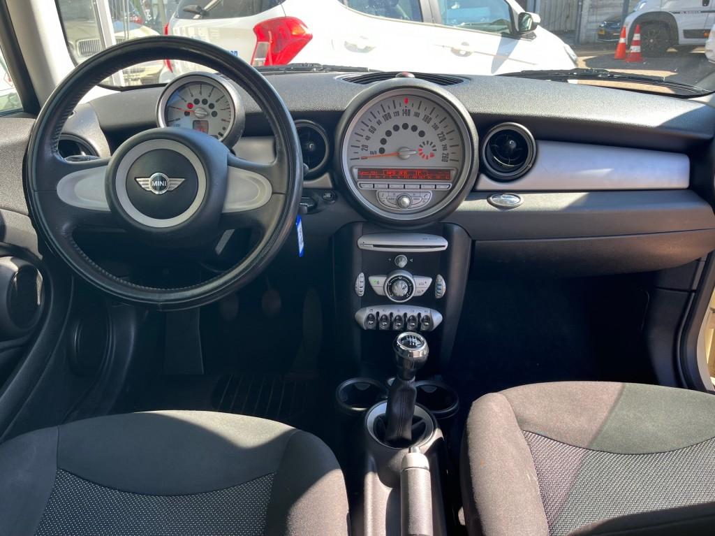 Mini COOPER 1.6 Cooper Airco El.ramen LM velgen, Voorwielaandrijving, Gebruikt, 750 kg, 4 cilinders