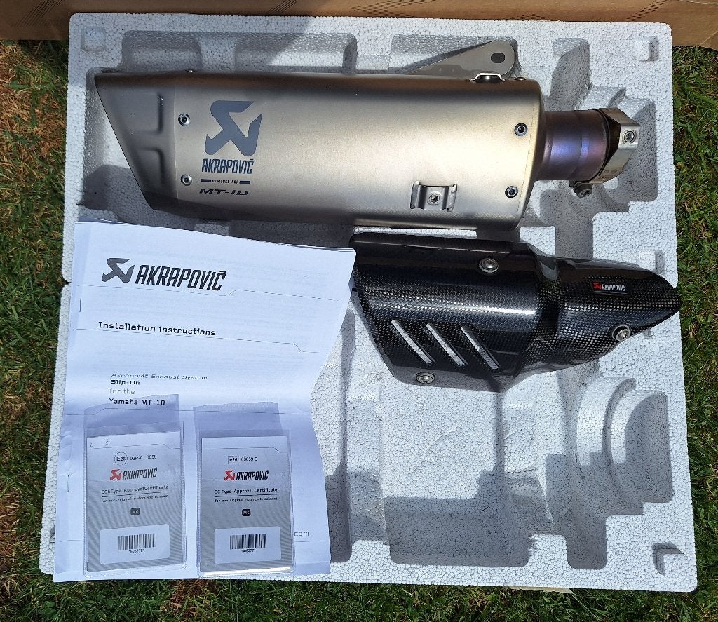 Akrapovic slip-on Yamaha MT-10, Ophalen of Verzenden, Gebruikt