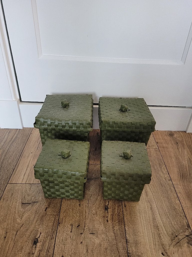 Set van 4 groene gevlochten manden met deksel (Diezijn), Huis en Inrichting, Woonaccessoires | Schalen en Manden, Met deksel, Overige materialen