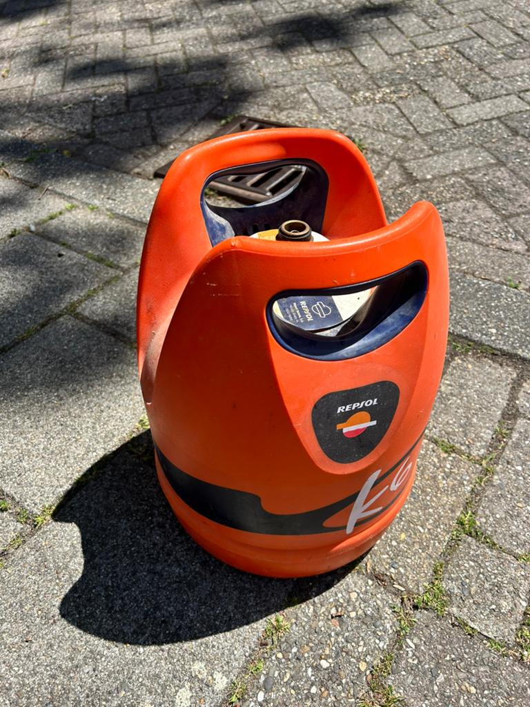 Spaanse gas fles met 50 grtis gas half vol, Ophalen