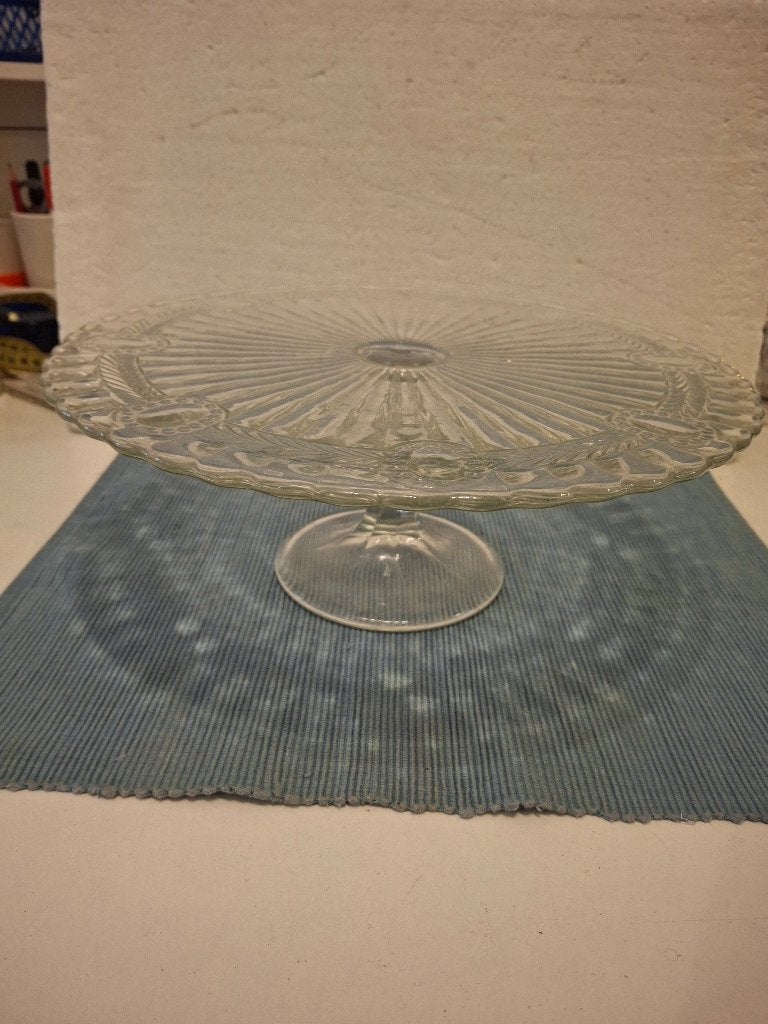 Mooi zwaar glazen taartplateau op voet, --, Overige merken, Ophalen of Verzenden, --