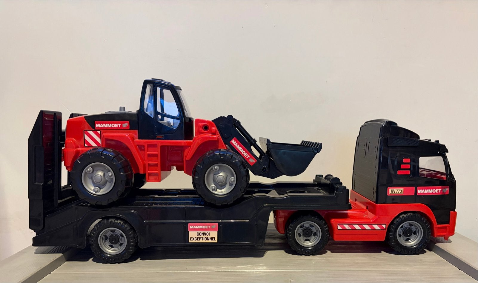 Mammoet Vrachtwagen met Graafmachine Speelgoed, Ophalen, Zo goed als nieuw