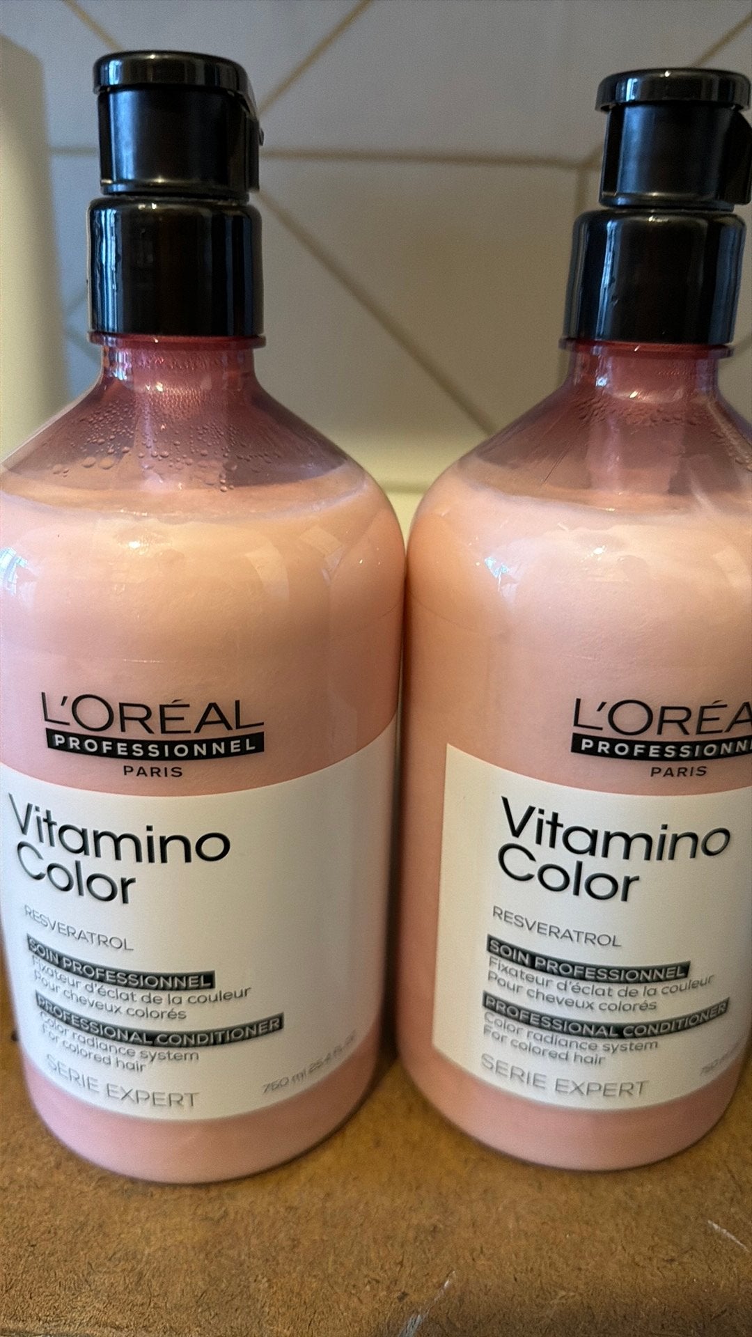 1+1 Loreal Vitamino Color conditioner 750ml, Ophalen of Verzenden, Nieuw, Shampoo of Conditioner