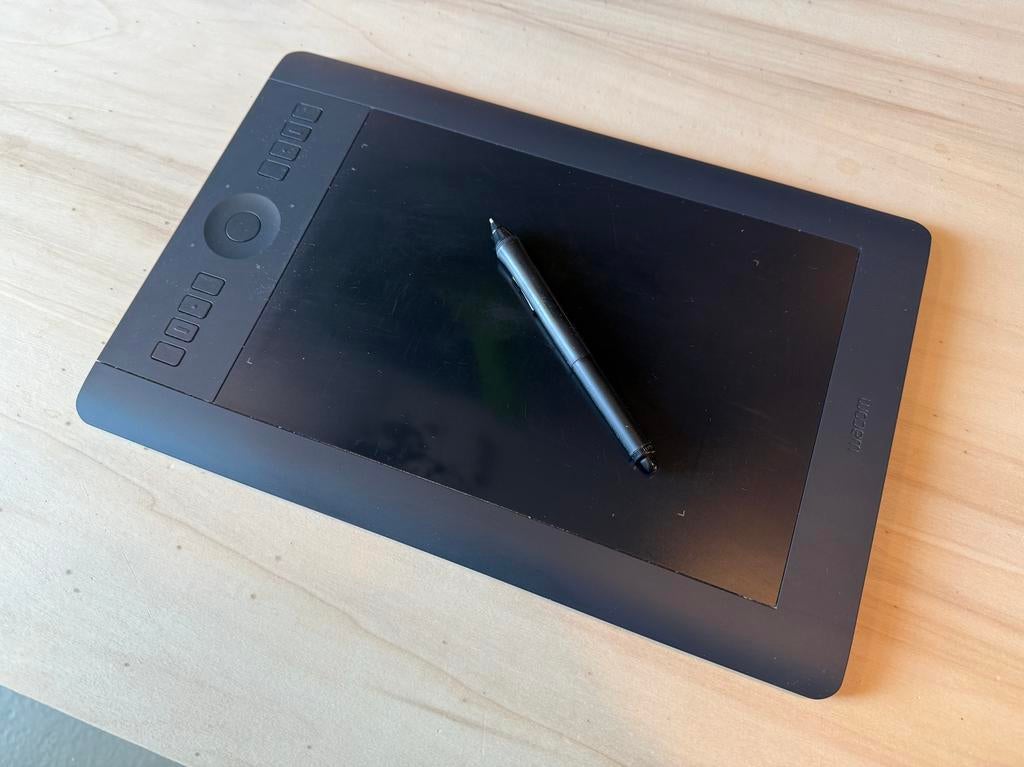 Wacom Intuos Pro Medium PTH-651 tekentablet, Computers en Software, Tekentablets, Gebruikt, Ophalen of Verzenden