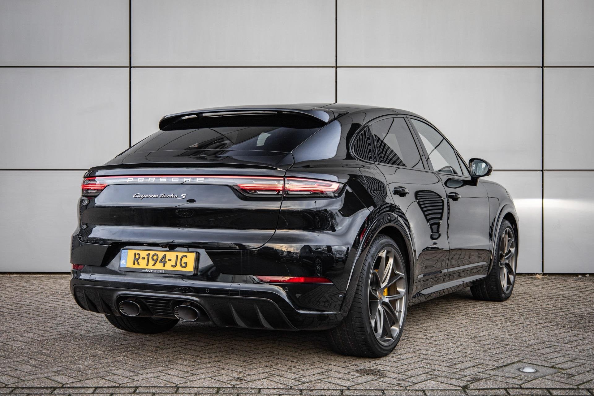 Porsche Cayenne Coupé 4.0 Turbo S E-Hybrid 680pk | Lightwei, Automaat, 14 kWh, Gebruikt, 4 stoelen