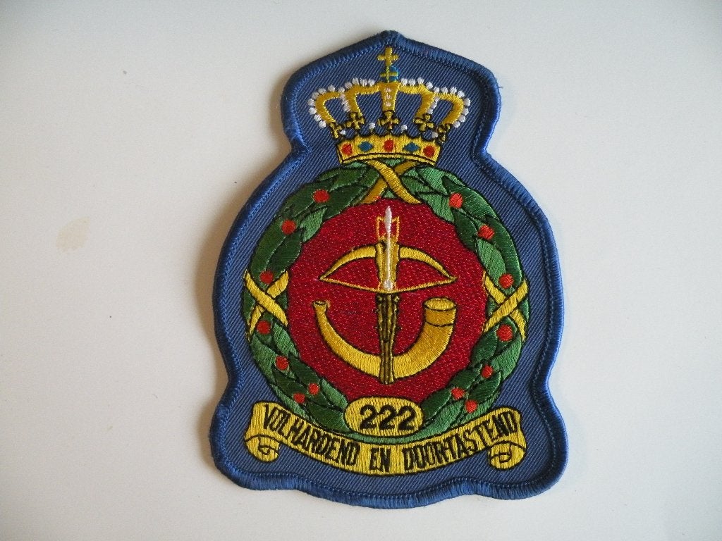 KLu RNLAF 222 SQUADRON LARGE CREST PATCH, Ophalen of Verzenden, Zo goed als nieuw, Patch, Badge of Embleem