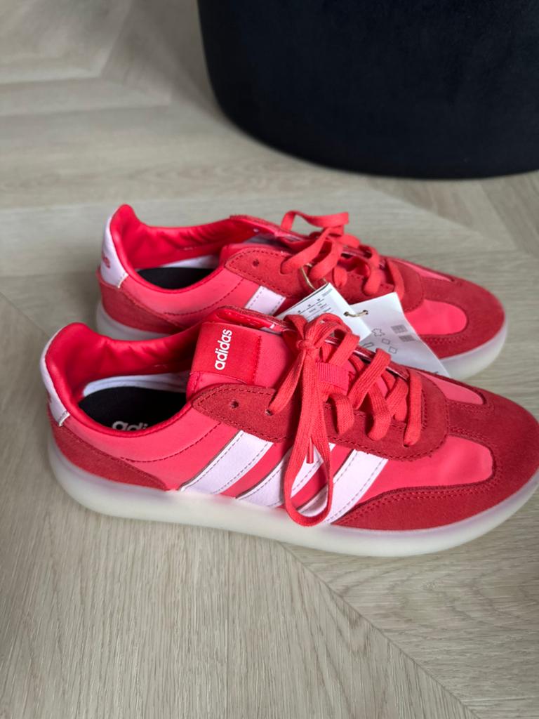 Adidas sneakers, Nieuw, Ophalen of Verzenden, Sneakers of Gympen, Rood