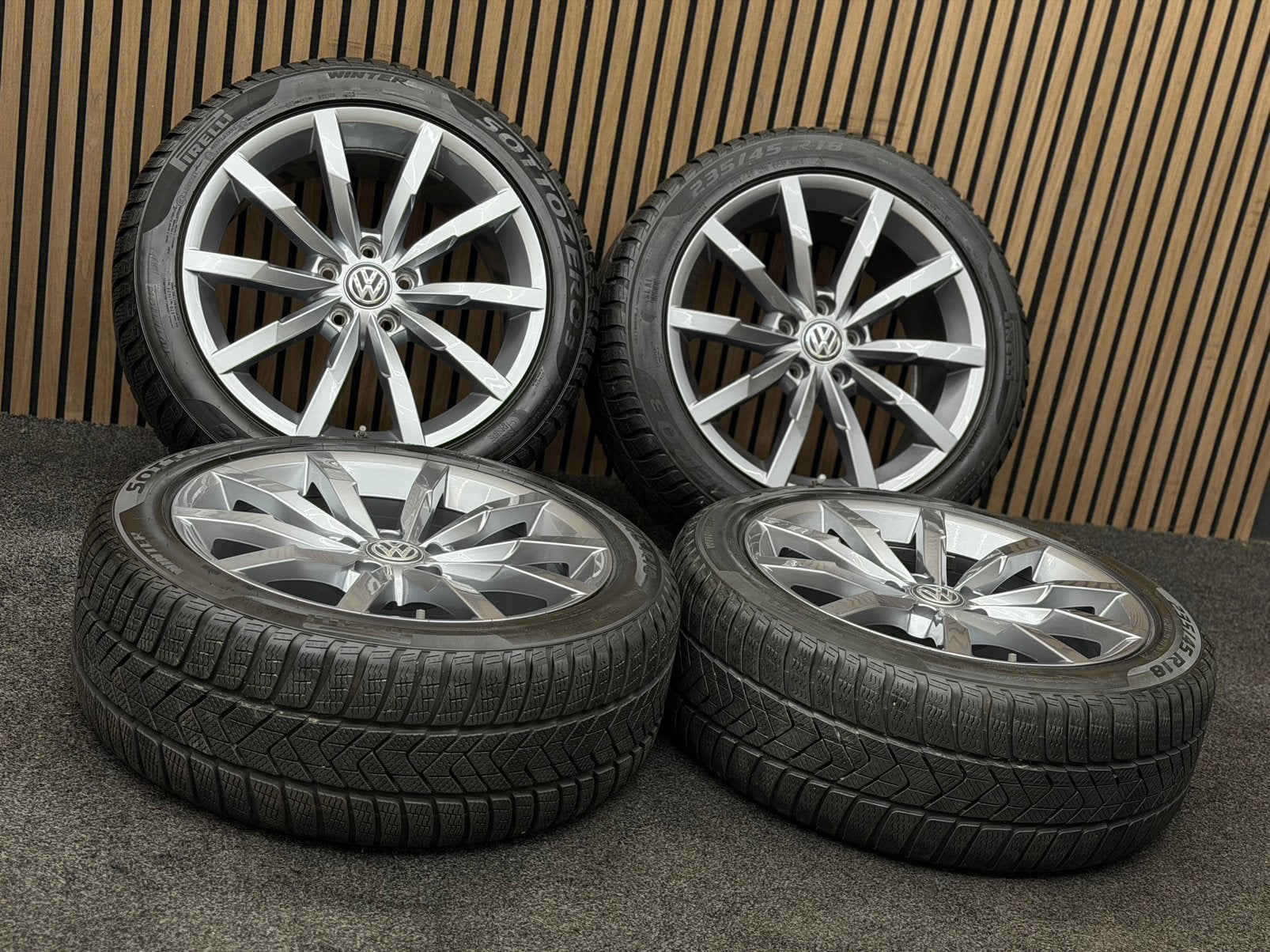 Originele 18 inch VW Passat B8 Monterey 5x112 ET44 Pirelli, Auto-onderdelen, Banden en Velgen, Ophalen, 18 inch, ., Banden en Velgen