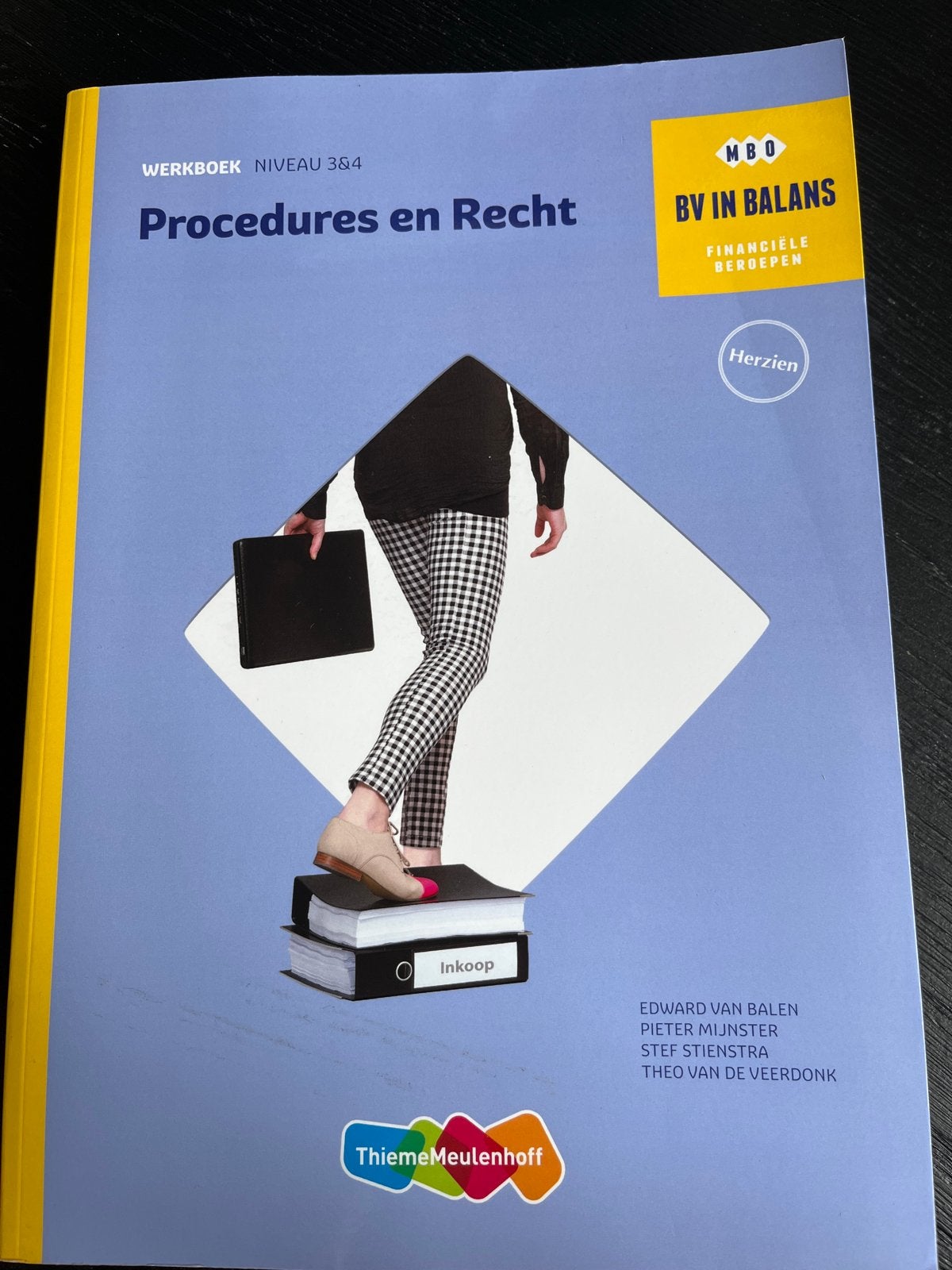 Werkboek Procedures en Recht MBO Niveau 3&4, Ophalen of Verzenden, Gamma, Zo goed als nieuw, MBO
