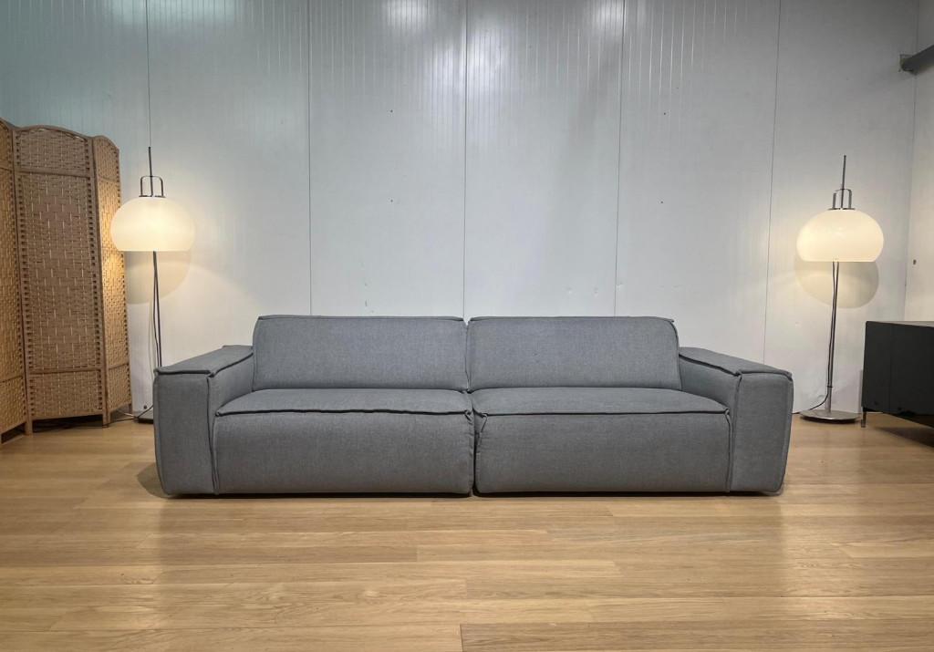 ZGAN Fest Amsterdam 3-Zits Bank Kvadrat Grijs, Huis en Inrichting, Banken | Bankstellen, Design Bankstellen Fest Amsterdam, 250 tot 300 cm