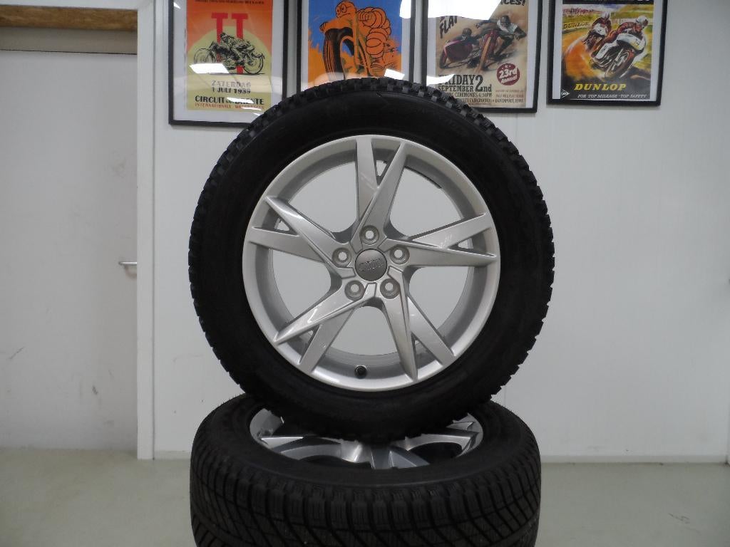 17 inch origineel Audi Q3 set met all season banden 5200 km.