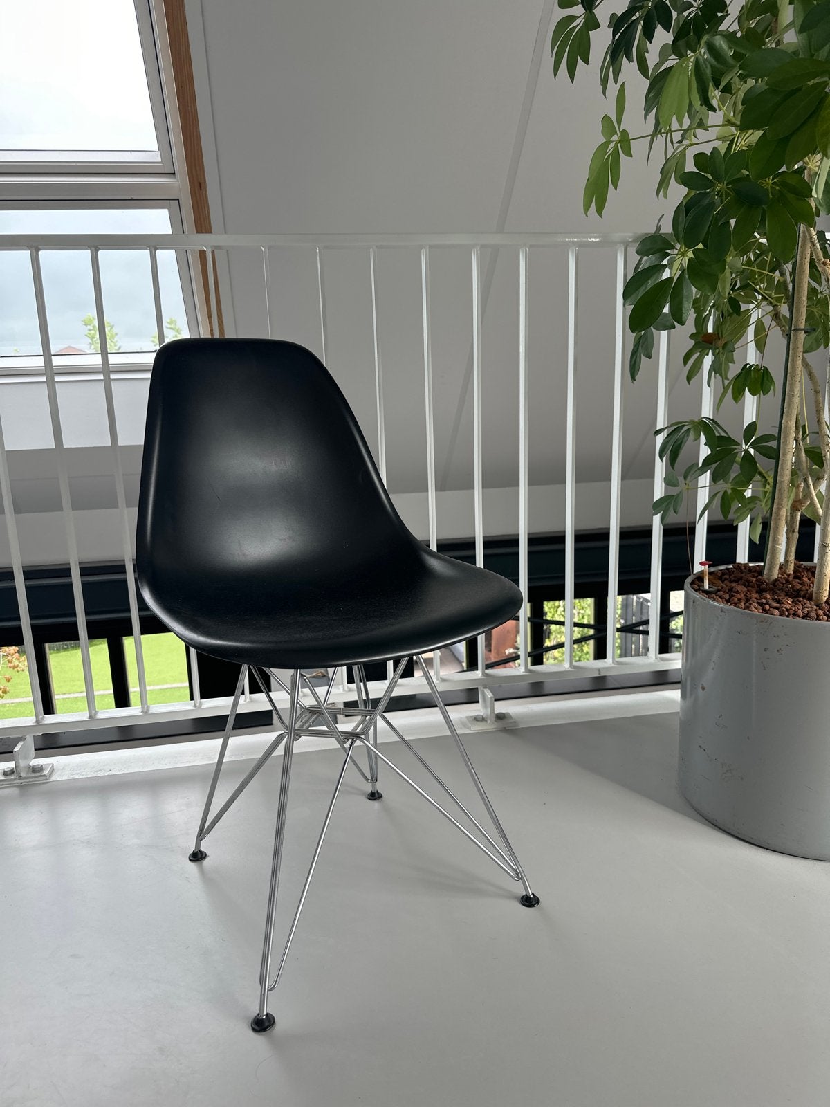 Originele Eames Vitra stoel mat zwart, Kunststof, Twee, Zwart, Ophalen of Verzenden