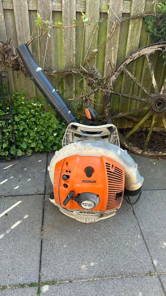 Stihl bladblazer BR550 starten en lopen, Tuin en Terras, Bladblazers, Ophalen, Gebruikt, Benzine, Ruggedragen