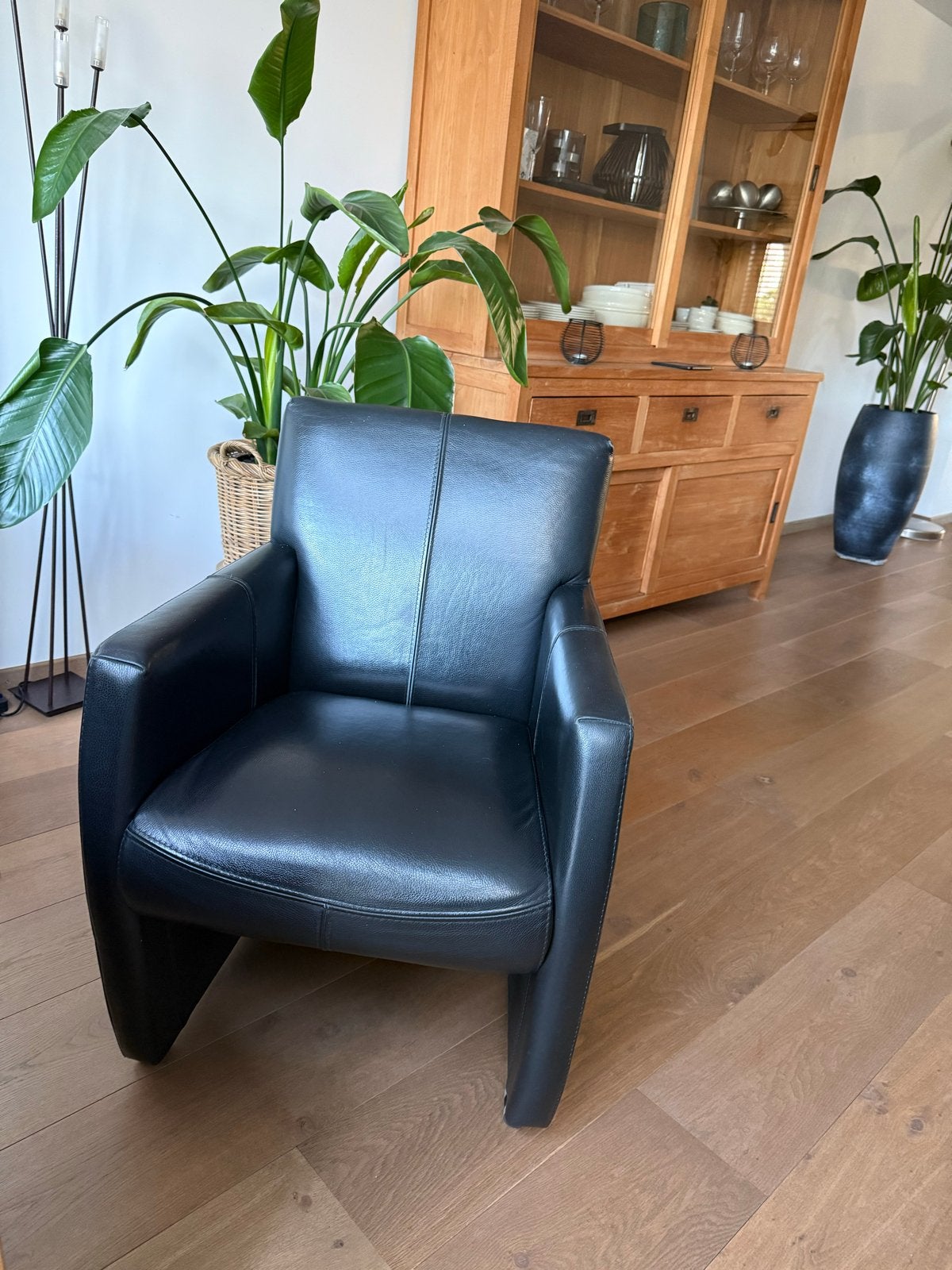 4 donkerblauwe leren stoelen op wieltjes, Ophalen, Gebruikt, Blauw, Leer