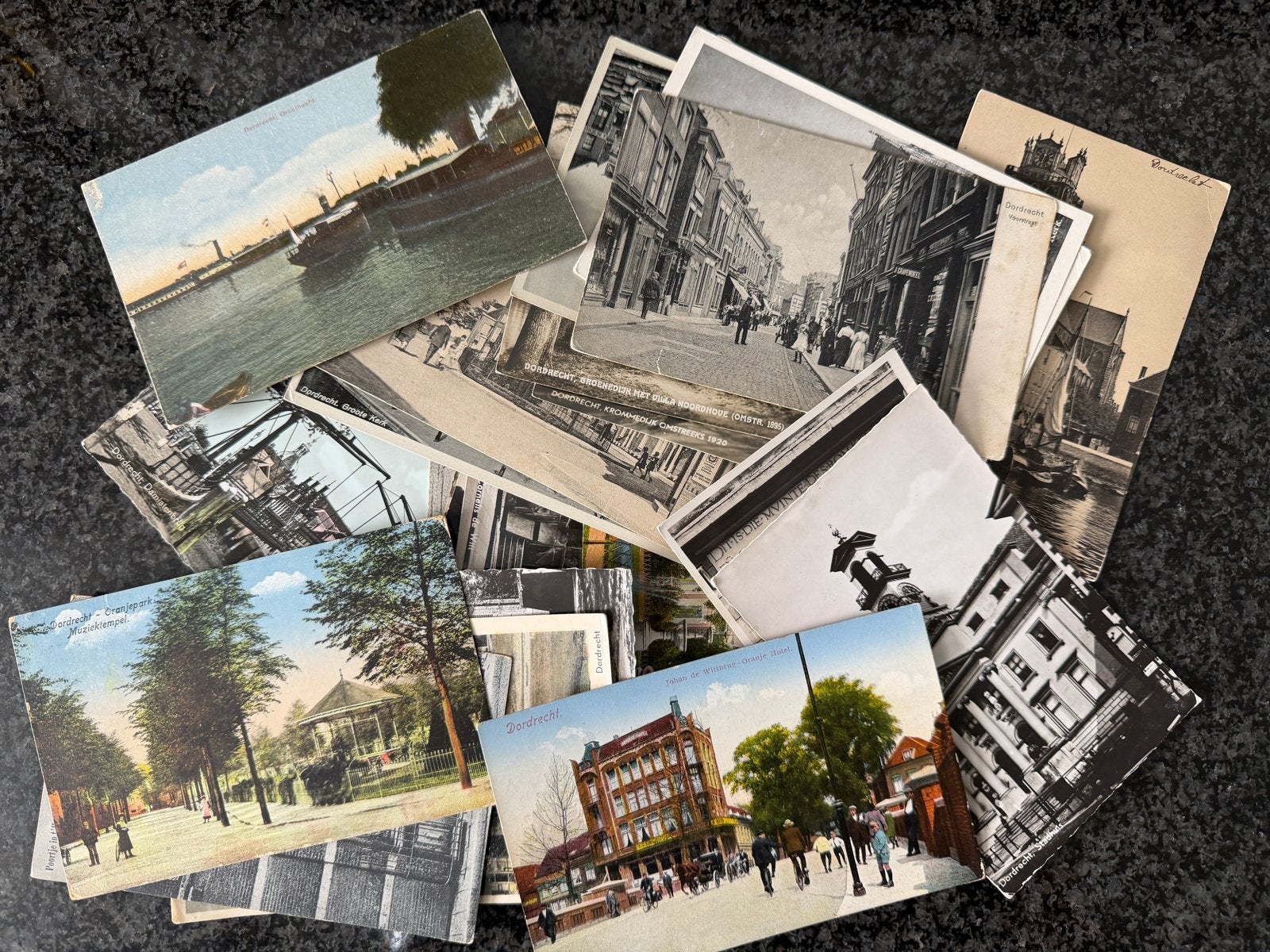 35 Oude/Historische Ansichtkaarten van Dordrecht, Ophalen of Verzenden, Voor 1920, Gelopen, Zuid-Holland