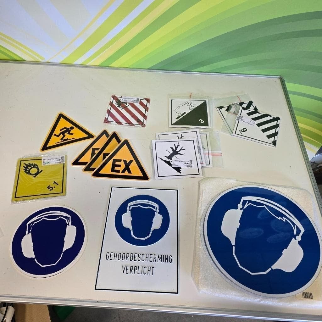 Waarschuwings labels / stickers / magneet labels 29 stuks, Ophalen, Nieuw, Overige typen