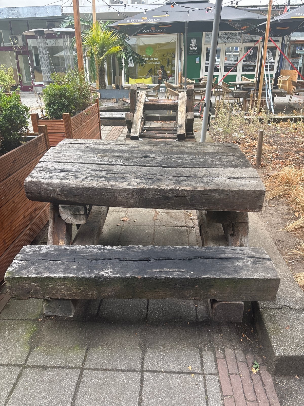 Robuuste houten picknicktafel - Ideaal voor buiten, Tuin en Terras, Picknicktafels, Ophalen of Verzenden, Gebruikt, Rechthoekig