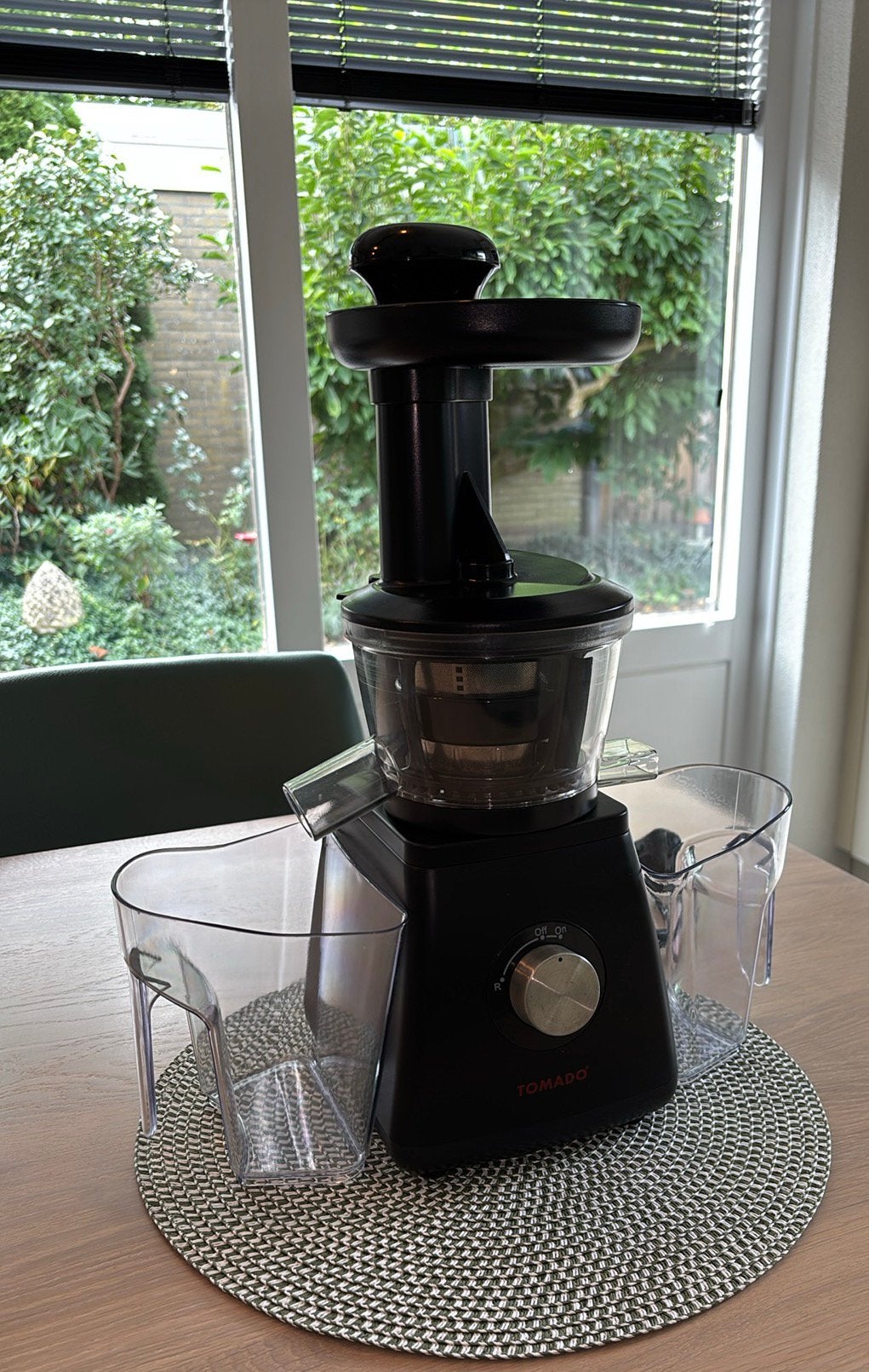 Slowjuicer - Tomado, Ophalen of Verzenden, Zo goed als nieuw, Elektrisch, Slowjuicer