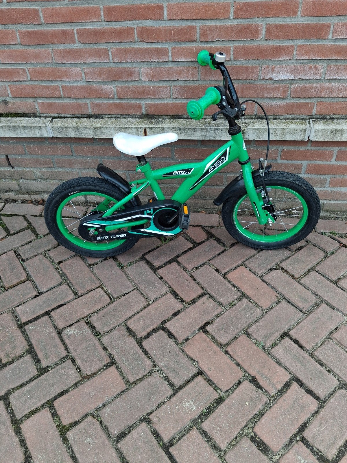 Amigo bmx 14 inch crossfietsje, Fietsen en Brommers, Ophalen, Terugtraprem, Verstelbare zitting, Zo goed als nieuw