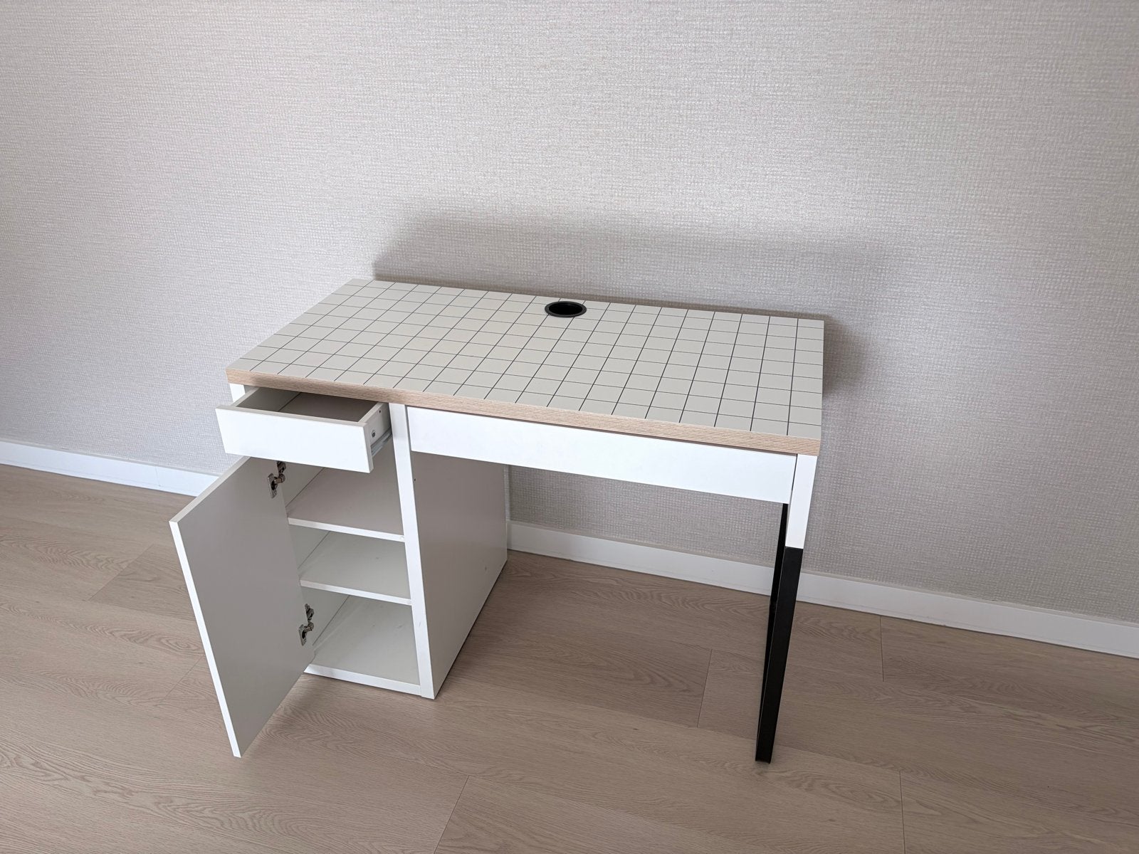 IKEA Micke bureau - 105x50cm, Ophalen, Gebruikt, Met lades, Spaanplaat of MDF