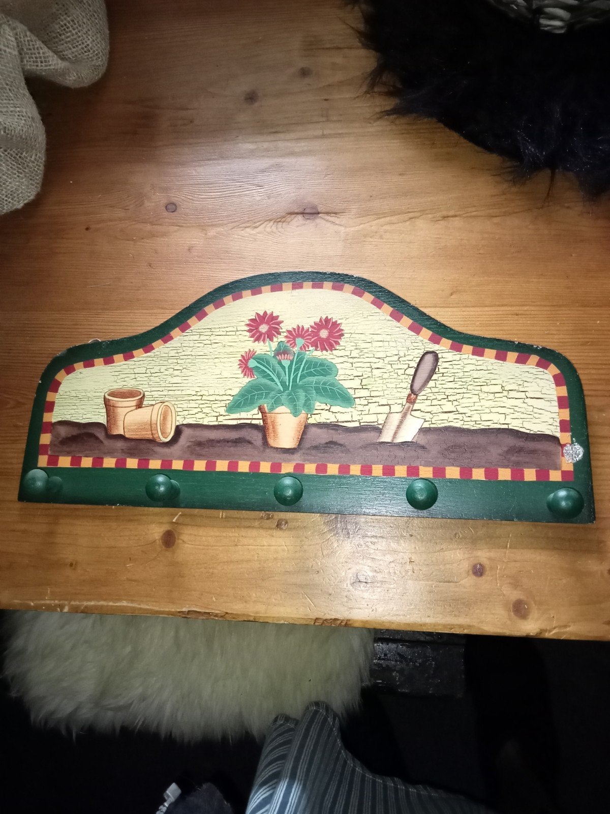 Fleurige beschilderde houten kapstok, met 5 knoppen, Huis en Inrichting, Gebruikt, 40 cm, Hout, Meerkleurig
