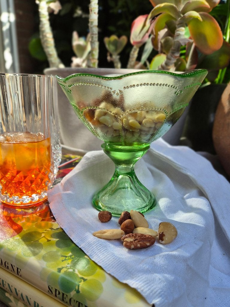 Vintage groen glazen ‘sherbet’ coupe op voet Depression glas, Ophalen of Verzenden