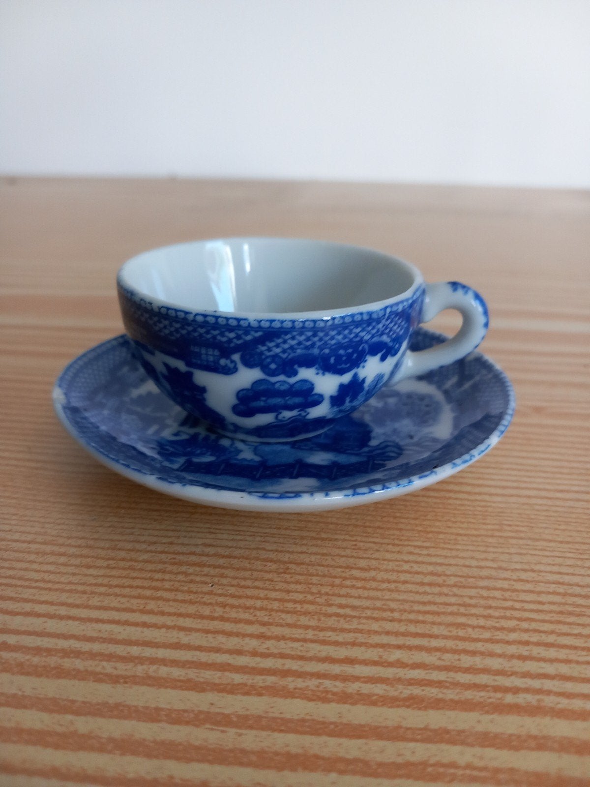 Miniatuur kop en schotel, blauw-wit, Delfts blauw stijl, Antiek en Kunst, Ophalen of Verzenden