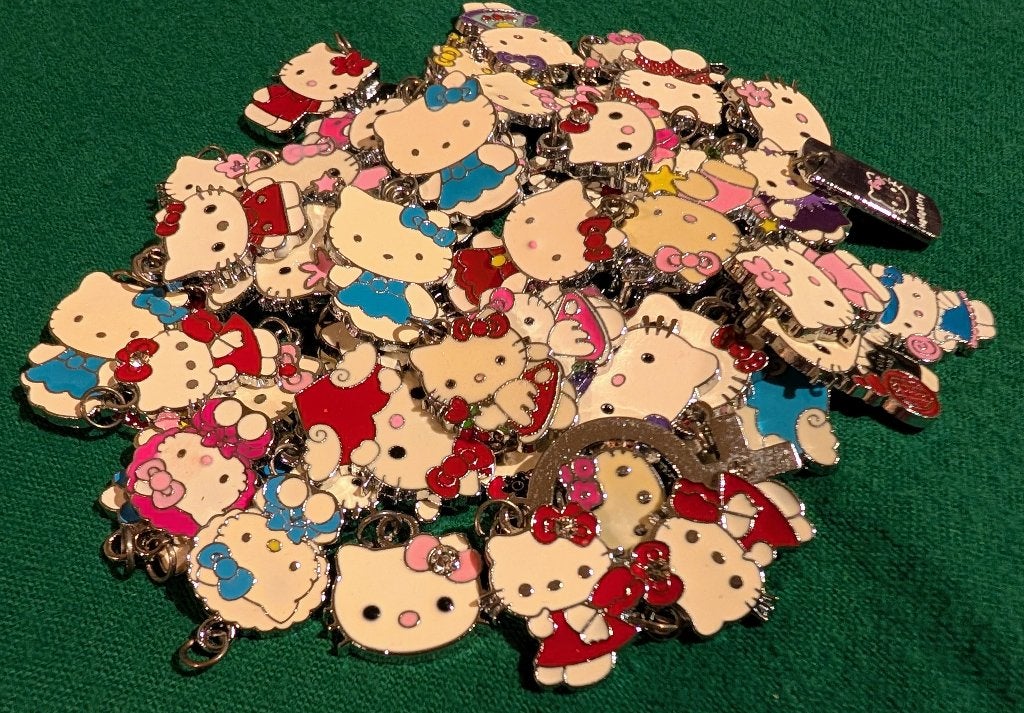 61 Prachtige Hello Kitty Bedels/Hangers - Aanbieding!, Sieraden, Tassen en Uiterlijk, Bedels, Overige merken, Overige materialen
