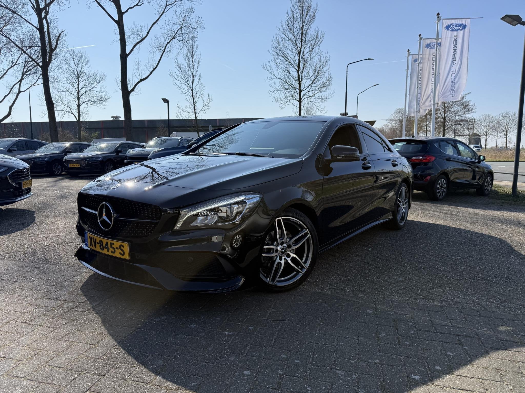 Mercedes-Benz CLA-klasse 180 122PK Automaat AMG Line Navigat, Auto's, Gebruikt, Euro 6, 4 cilinders, 715 kg