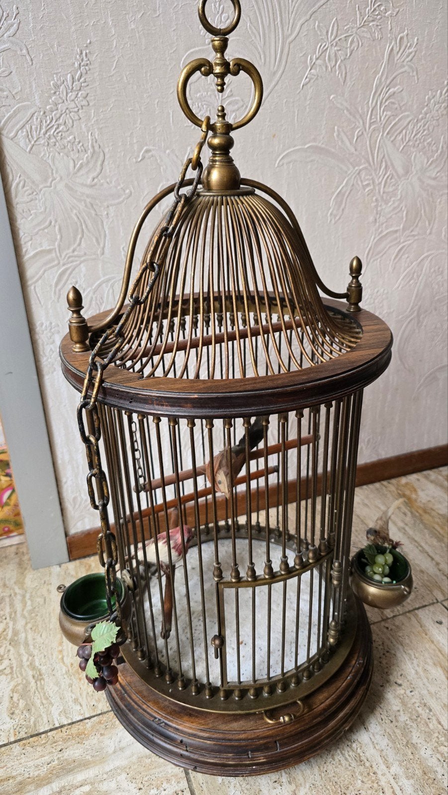 Antieke decoratieve vogelkooi van messing en hout, Ophalen