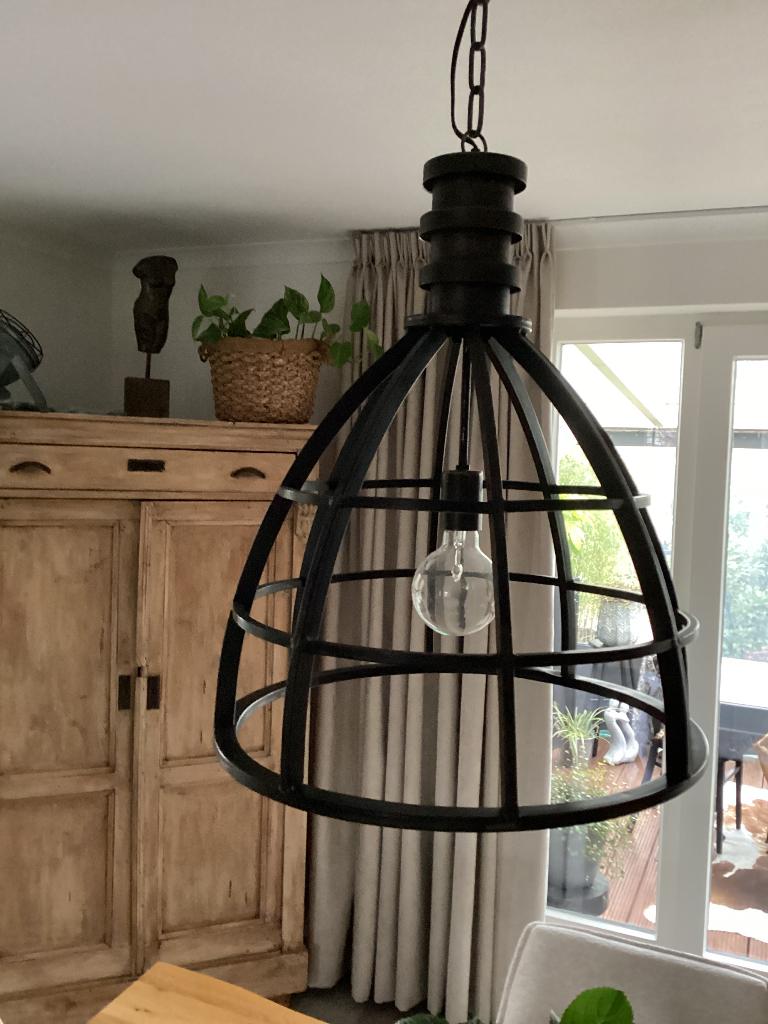 2 stoere stalen hanglampen, Ophalen of Verzenden, Zo goed als nieuw, 50 tot 75 cm