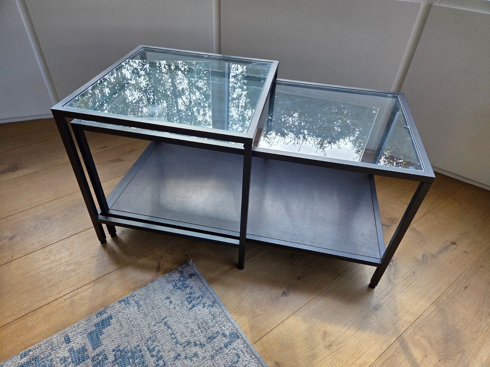 IKEA Vittsjö Bijzettafel/Salontafel - Zwart/Glas, Huis en Inrichting, Ophalen, 50 tot 100 cm, Modern, minimalistisch, industrieel