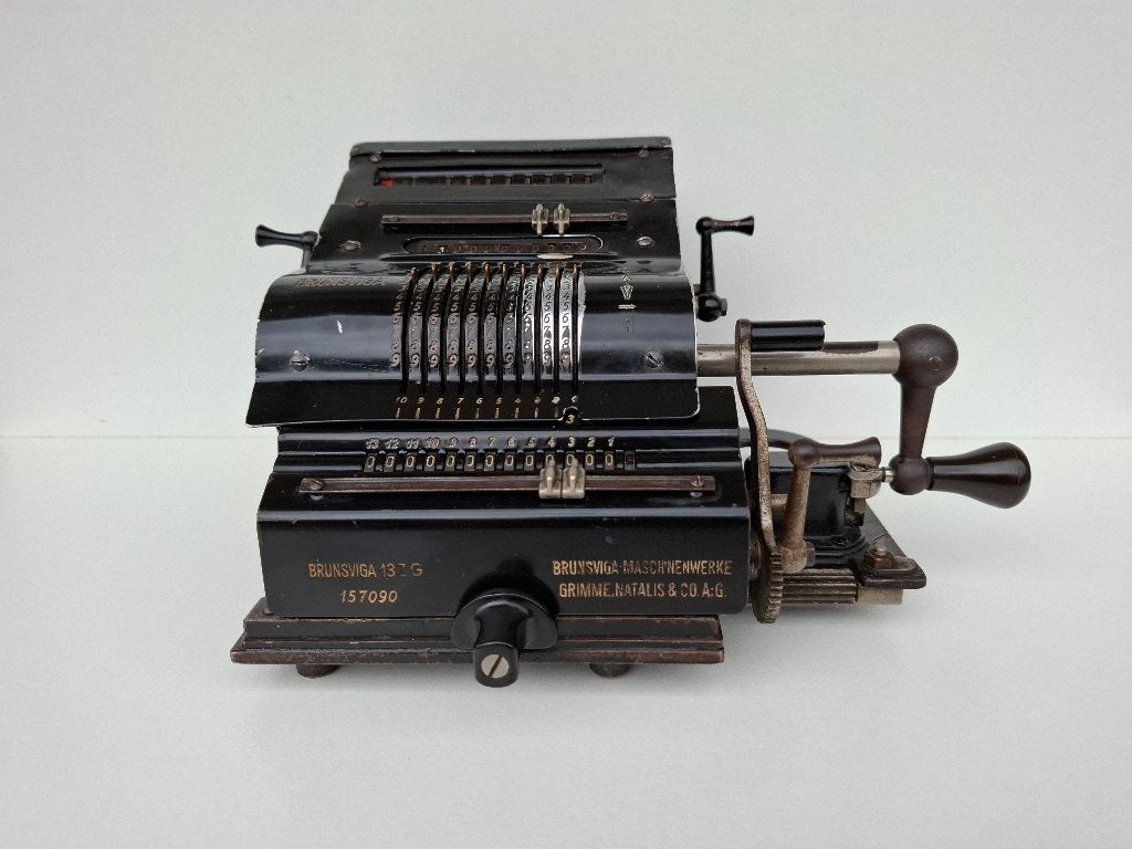 Brunsviga rekenmachine, Ophalen