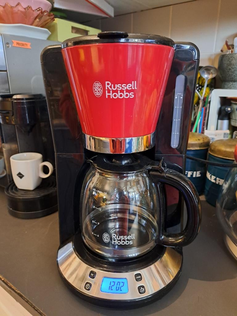 Russell Hobbs Koffiezetapparaat - Rood/Zwart, 10 kopjes of meer, Ophalen, Zo goed als nieuw, Koffiemachine