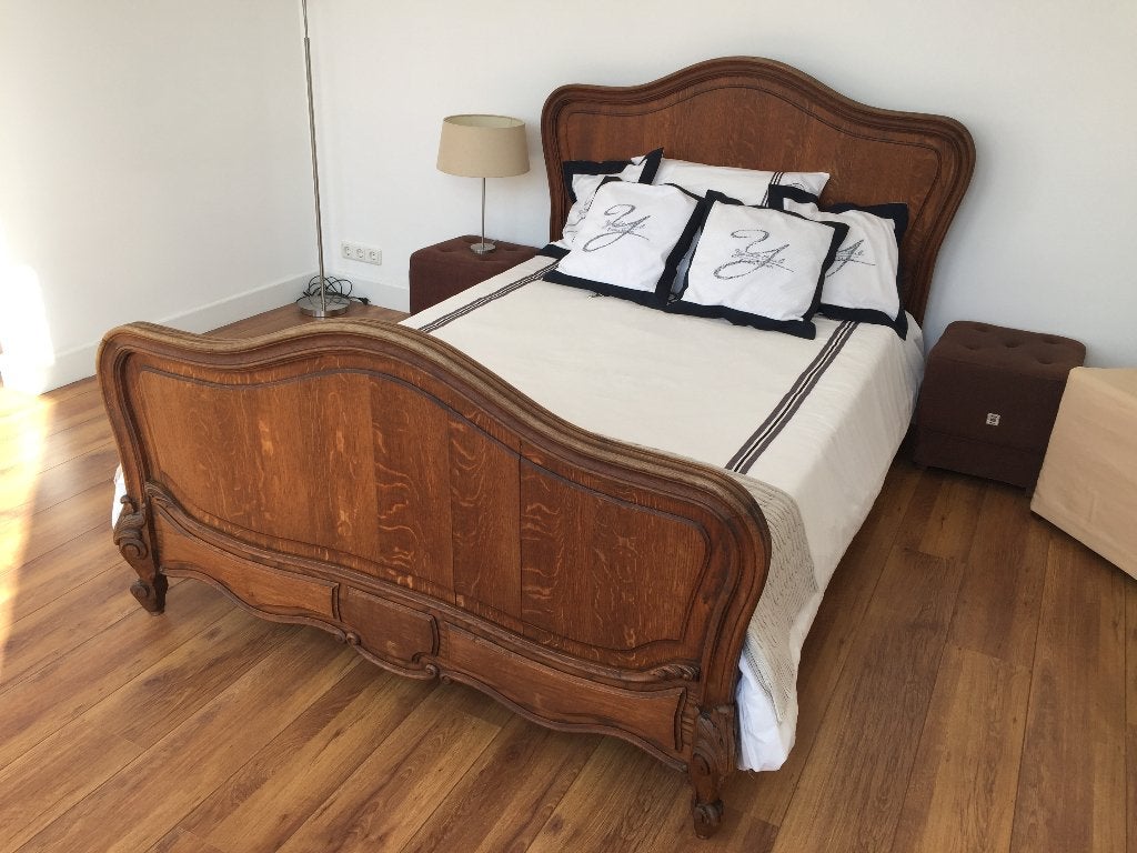 antiek eiken bed 130x200 cm met nieuwe matras en lattenbodem, Ophalen