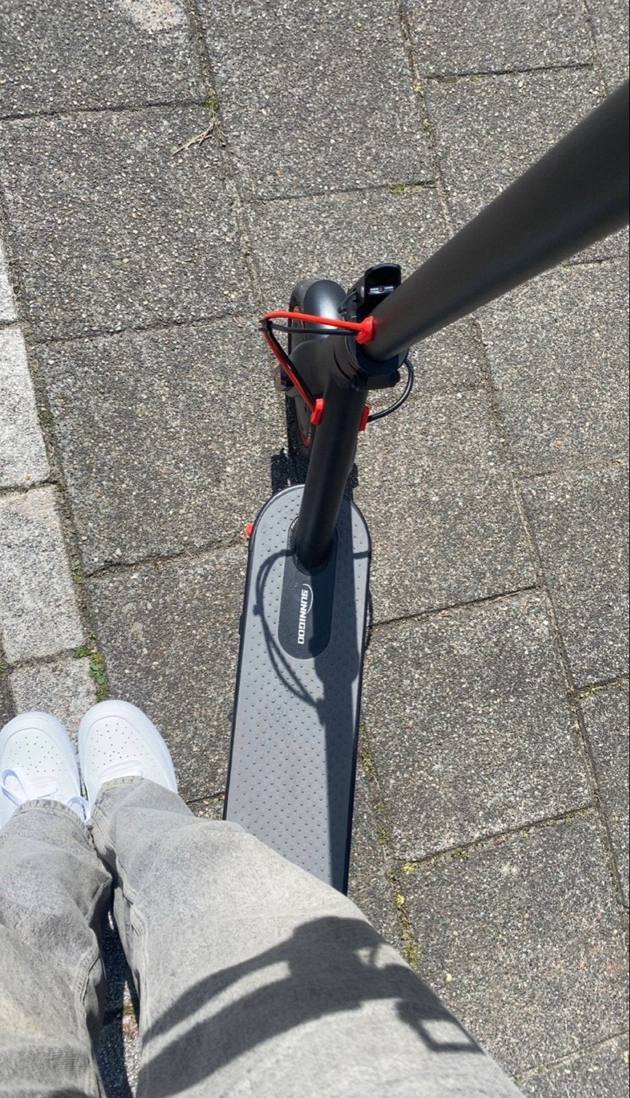 Sunnigo E-step - Zo goed als nieuw (achterlicht defect), Ophalen of Verzenden, Zo goed als nieuw, Elektrische step (E-scooter)