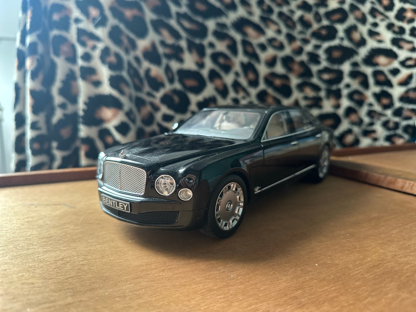 Minichamps Bentley Mulsanne 1:18 - Bestuurdersspiegel mist, Ophalen of Verzenden, Gebruikt, Auto, MiniChamps
