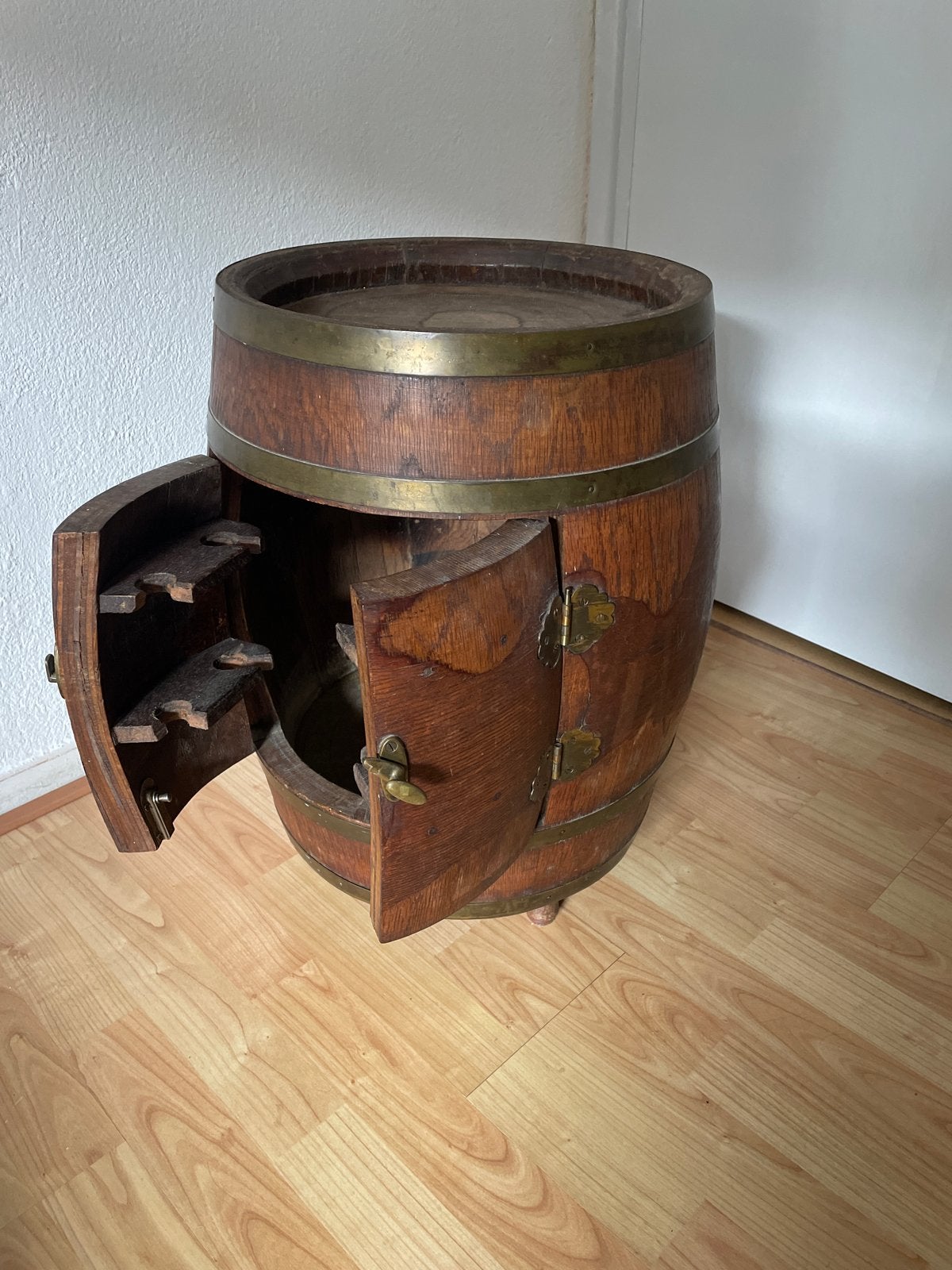 Wijnvat / Minibar 56 cm hoog, Huis en Inrichting, Woonaccessoires | Wijnrekken, Ophalen, 50 – 75, Gebruikt, 5 tot 15 flessen