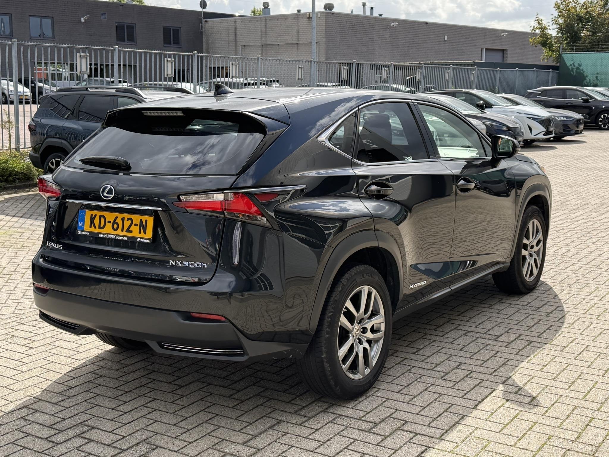 Lexus NX 300h | Navigatie | Climate Control | Cruise Control, Auto's, Stof, Gebruikt, Met garantie (alle), Zwart