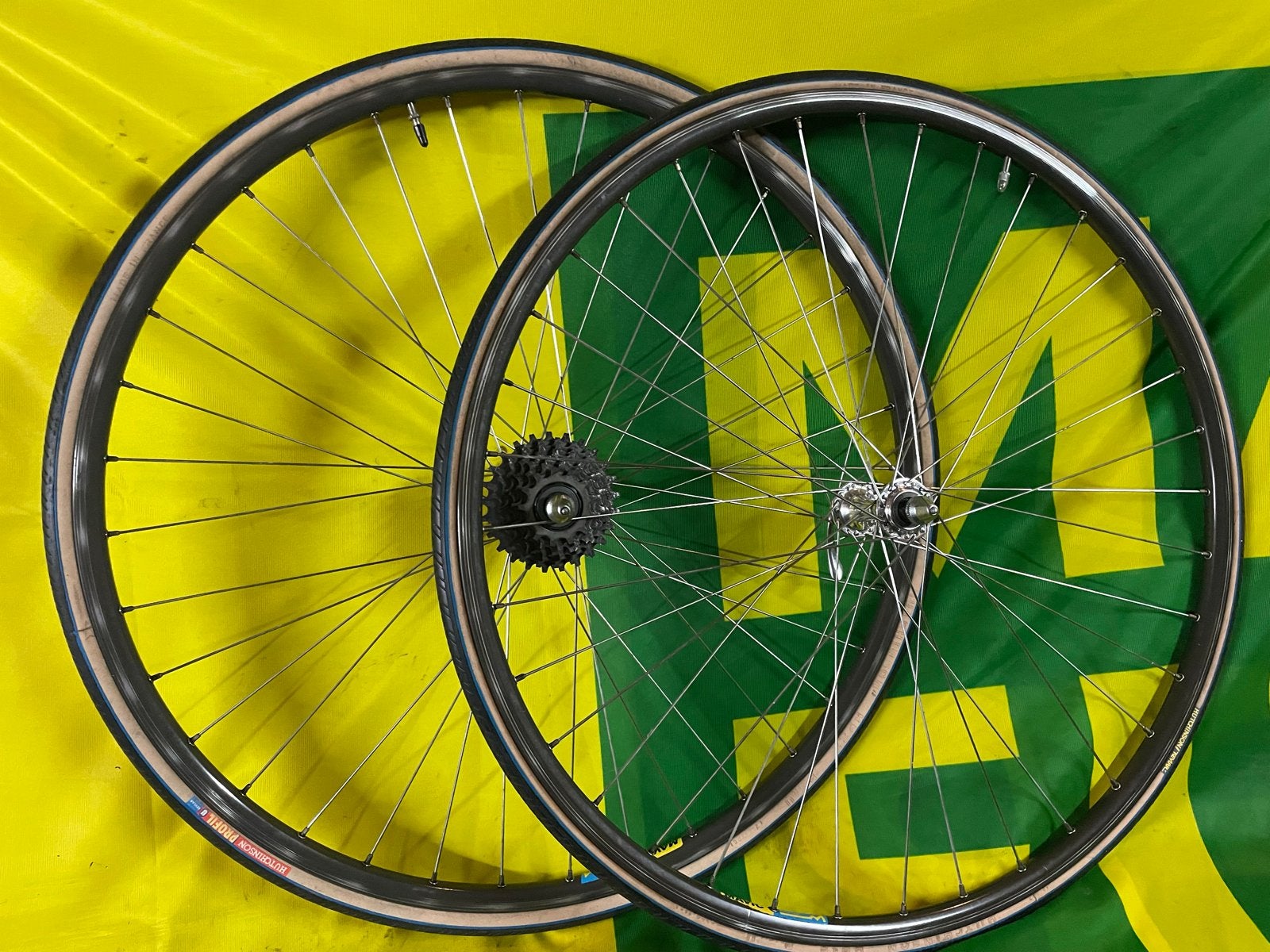 Shimano 600 Mavic Open 4 CD Wielset Hutchinson banden, Fietsen en Brommers, Fietsonderdelen, Wiel, Gebruikt, Verzenden, Aluminium
