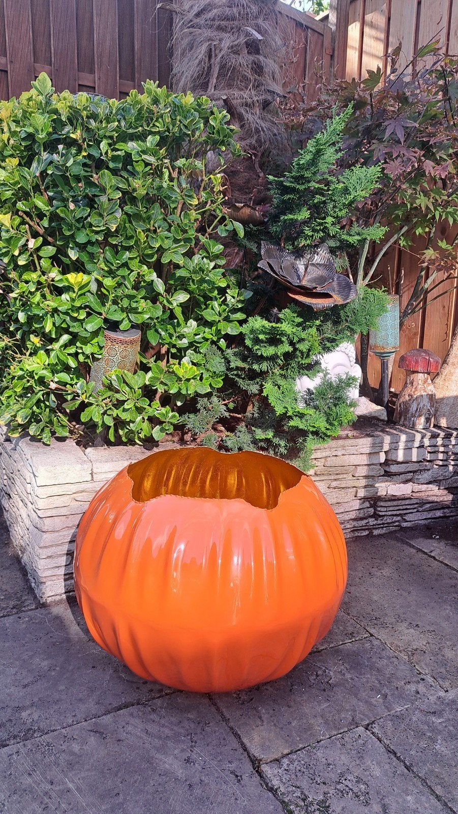 Grote oranje bloempot/plantenbak met gouden binnenkant, Tuin en Terras, Kunststof, Minder dan 30 cm, Rond, Ophalen of Verzenden